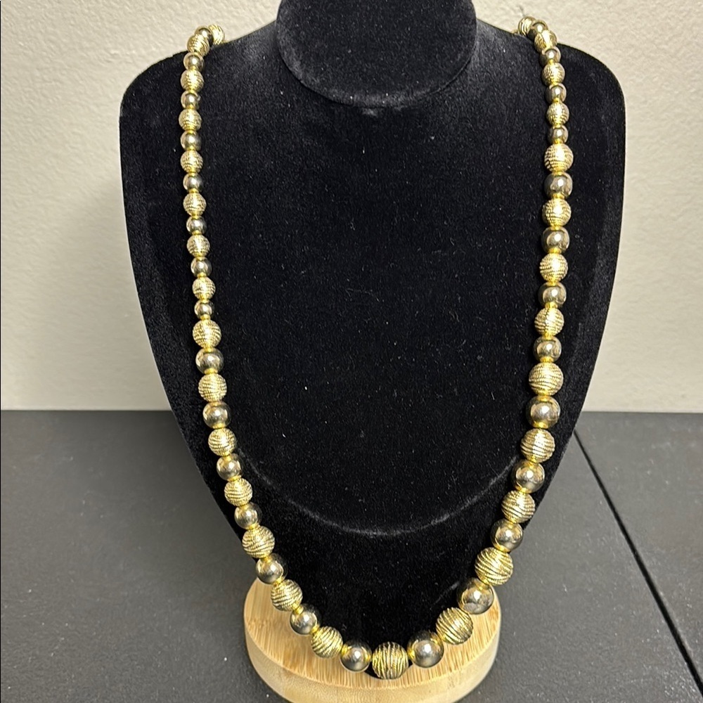 Vintage Elegant Gold Tone Lightweight Beaded Necklace Korea